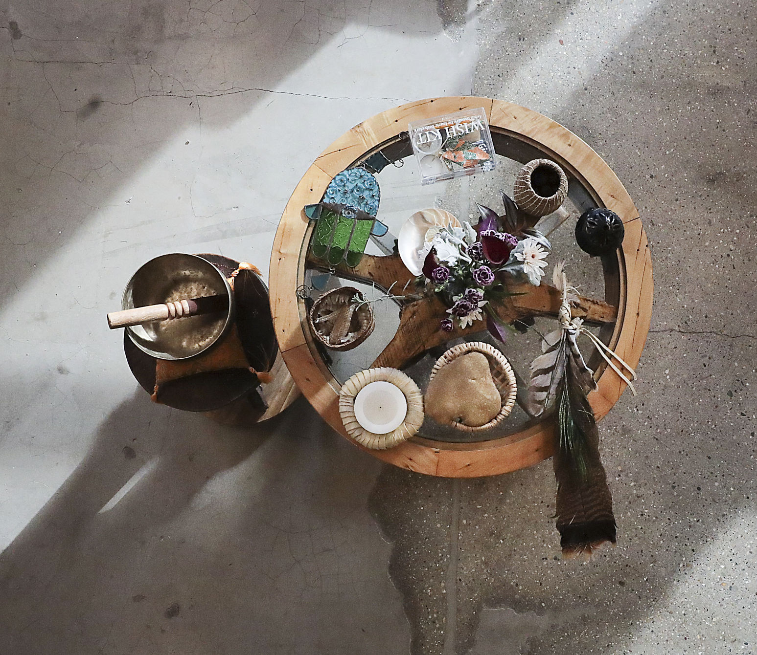 Threshold altar